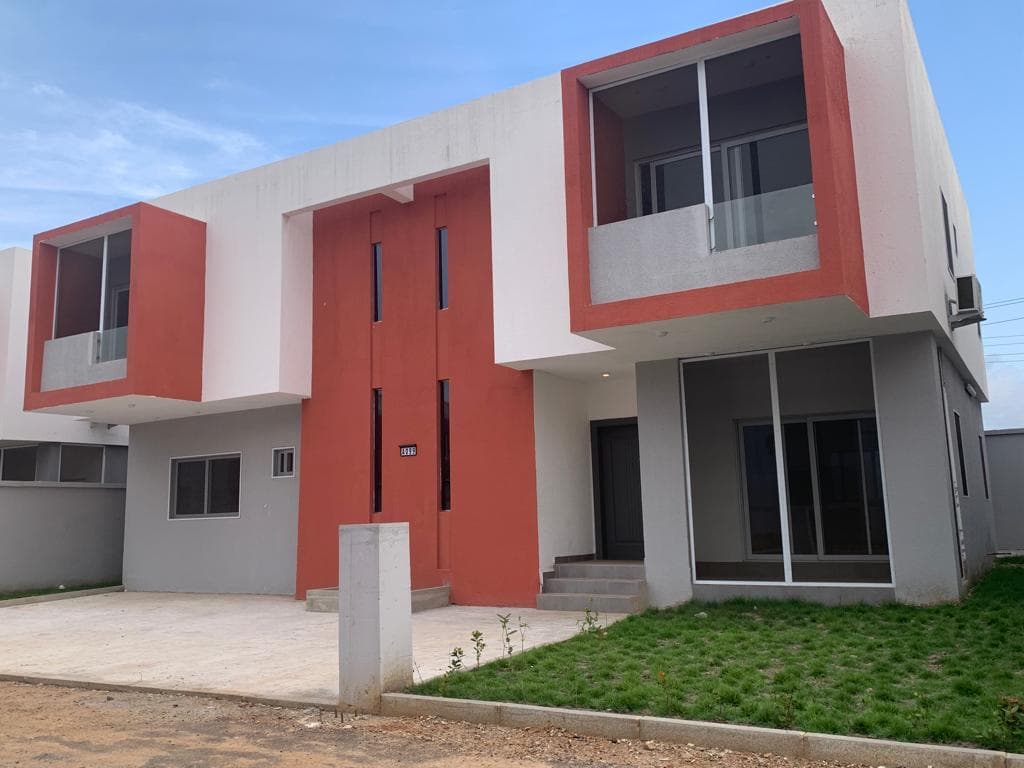 5 Bedroom town house