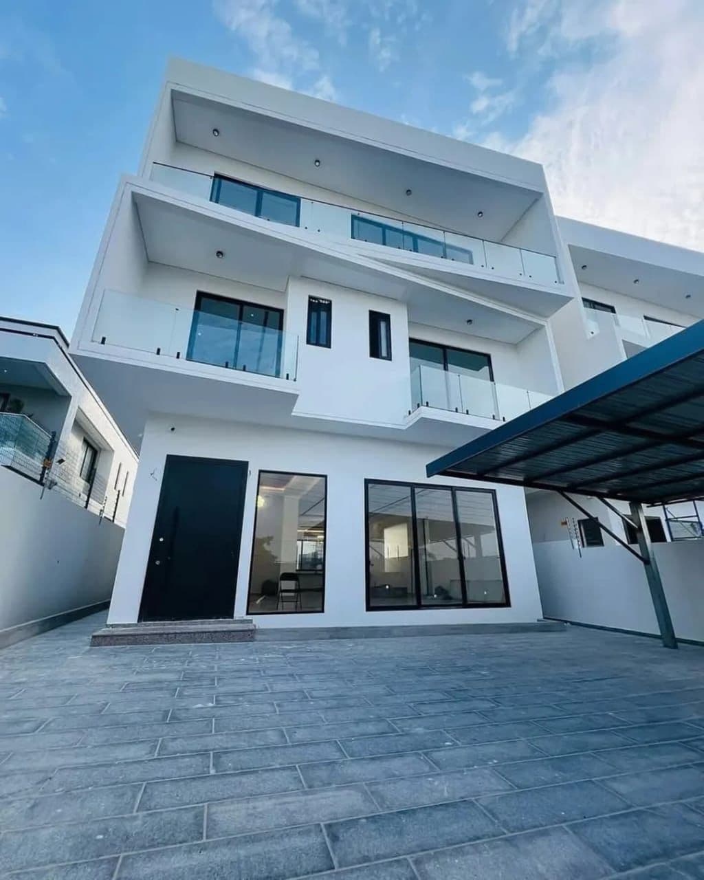 5 Bedroom House with a pool for sale at East Legon